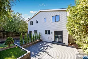 2410 3rd Street B, Fort Lee, NJ 07024 - Photo 23