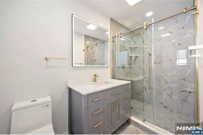 2410 3rd Street B #B, Fort Lee, NJ 07024 - Photo 17