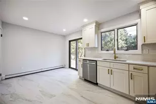 2410 3rd Street B, Fort Lee, NJ 07024 - Photo 9