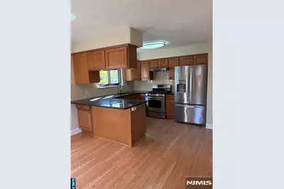99 Sandpiper Key 99 #99, Secaucus, NJ 07094 - Photo 3