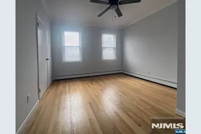 249 Crescent Lane 2 #2, Cliffside Park, NJ 07010 - Photo 5