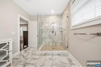 102 Large Avenue, Hillsdale, NJ 07642 - Photo 9