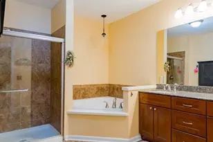 319 Regency Pl 319, Woodbridge Township, NJ 07095 - Photo 7