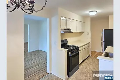 605 Grove Street H13 #H13, Clifton, NJ 07013 - Photo 7