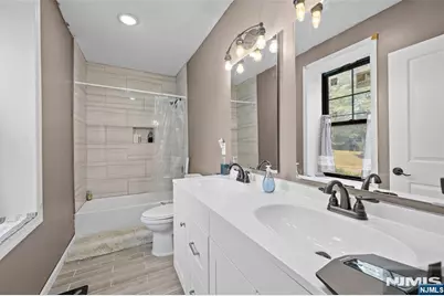 891 River Drive, Elmwood Park, NJ 07407 - Photo 29