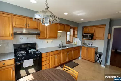 30 Carnation Street, Bergenfield, NJ 07621 - Photo 9