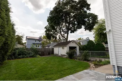 30 Carnation Street, Bergenfield, NJ 07621 - Photo 23