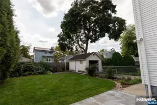 30 Carnation St, Bergenfield, NJ 07621 - Photo 23