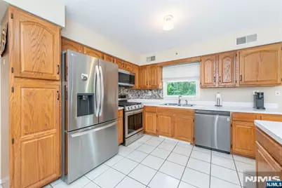 86 Point View Parkway, Wayne, NJ 07470 - Photo 9