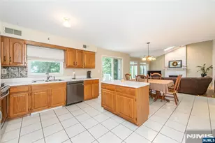 86 Point View Pkwy, Wayne, NJ 07470 - Photo 7