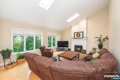 86 Point View Parkway, Wayne, NJ 07470 - Photo 11