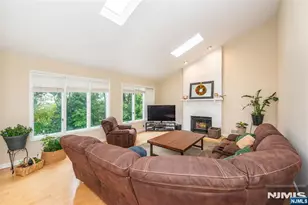 86 Point View Pkwy, Wayne, NJ 07470 - Photo 11