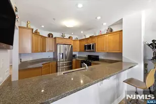 214 The Promenade 214, Edgewater, NJ 07020 - Photo 5