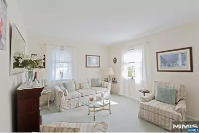 301 Birchwood Road, New Milford, NJ 07646 - Photo 5