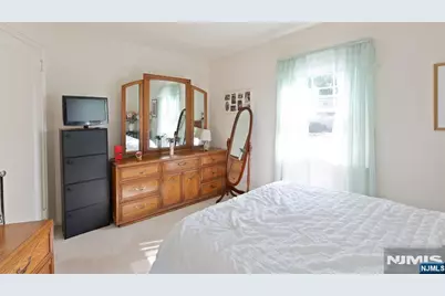 301 Birchwood Road, New Milford, NJ 07646 - Photo 13