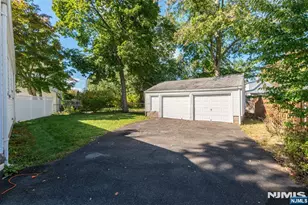 301 Birchwood Rd, New Milford, NJ 07646 - Photo 23