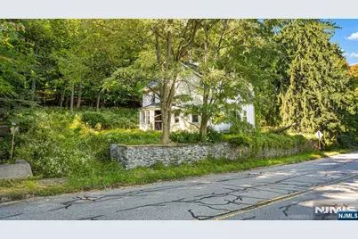 125 Lindsley Road, Cedar Grove, NJ 07009 - Photo 11