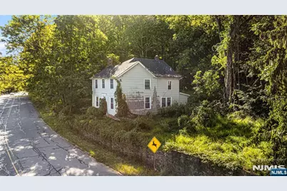 125 Lindsley Road, Cedar Grove, NJ 07009 - Photo 9