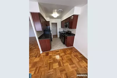 2175 Hudson Terrace 5-B #5-B, Fort Lee, NJ 07024 - Photo 1