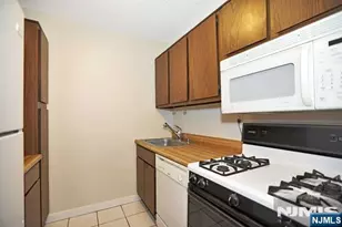 277 Prospect Ave 7H, Hackensack, NJ 07601 - Photo 7