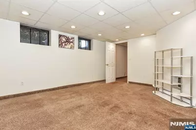 137 Manhattan Avenue, Waldwick, NJ 07463 - Photo 25