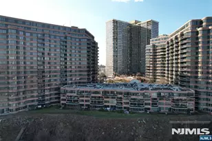 100 Carlyle Dr 14E-S, Cliffside Park, NJ 07010 - Photo 1