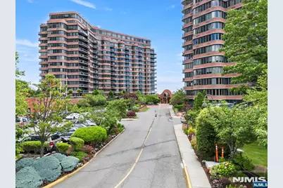 100 Carlyle Drive 14E-S #14E-S, Cliffside Park, NJ 07010 - Photo 3