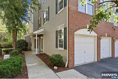 261 Riverwalk Way Q174 #Q174, Clifton, NJ 07014 - Photo 3