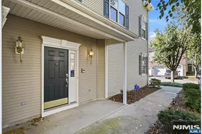 261 Riverwalk Way Q174 #Q174, Clifton, NJ 07014 - Photo 5
