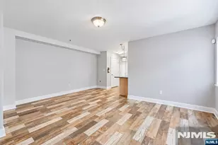 70 Munn Ave 206, East Orange, NJ 07018 - Photo 9