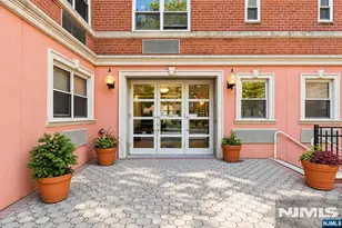 70 Munn Ave 206, East Orange, NJ 07018 - Photo 3
