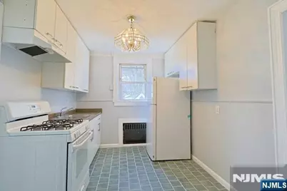 1014 Ponsi Street B #B, Fort Lee, NJ 07024 - Photo 3