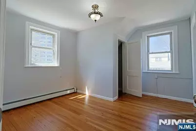 1014 Ponsi Street B #B, Fort Lee, NJ 07024 - Photo 5