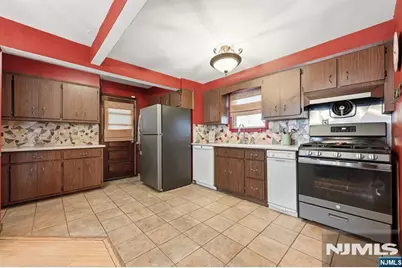 15 Adelaide Street, Belleville, NJ 07109 - Photo 9