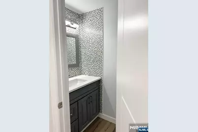 26 Elm Street 2 #2, Clifton, NJ 07013 - Photo 5