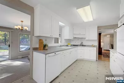 36 Old Stone Church Road, Upper Saddle River, NJ 07458 - Photo 11