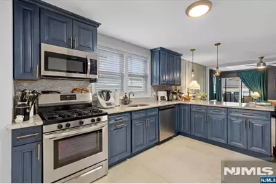 512 3rd Avenue, Lyndhurst Township, NJ 07071 - Photo 9