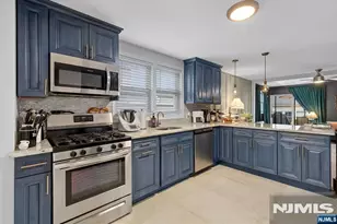 512 3rd Ave, Lyndhurst Township, NJ 07071 - Photo 9
