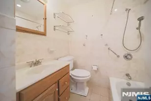 322 Hickory A, Bergenfield, NJ 07621 - Photo 17