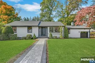 516 Harriet Pl, Franklin Lakes, NJ 07417 - Photo 1