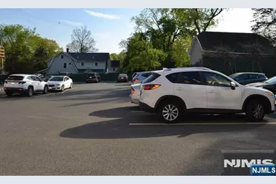 45 Maltbie Avenue 19B #19B, Midland Park, NJ 07432 - Photo 15