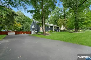 561 Bernita Dr, River Vale Township, NJ 07675 - Photo 3