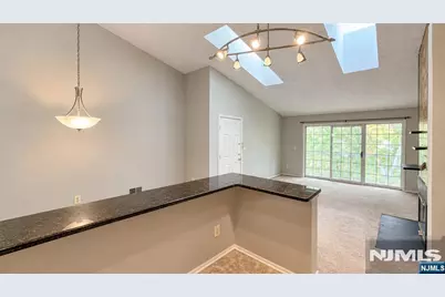 898 Tuliptree Court, Mahwah, NJ 07430 - Photo 7
