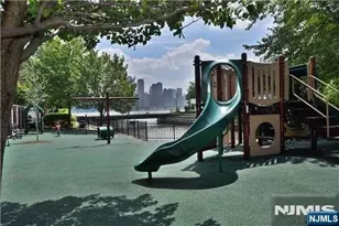 291 Roslyn Ct, West New York, NJ 07093 - Photo 17