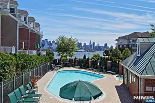 291 Roslyn Ct, West New York, NJ 07093 - Photo 19