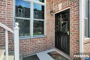 291 Roslyn Ct, West New York, NJ 07093 - Photo 13