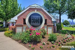 291 Roslyn Ct, West New York, NJ 07093 - Photo 15