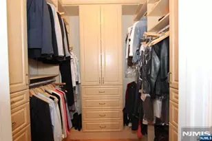 291 Roslyn Ct, West New York, NJ 07093 - Photo 7