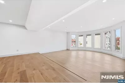 119 Cedar Street, Cliffside Park, NJ 07010 - Photo 9