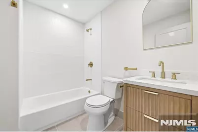 119 Cedar Street, Cliffside Park, NJ 07010 - Photo 19